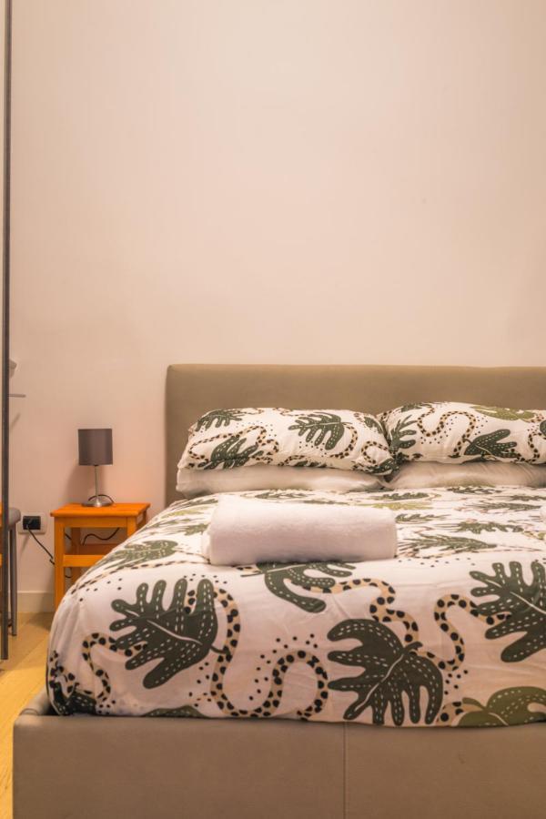 4 Giornate Apartment Napoli Bagian luar foto