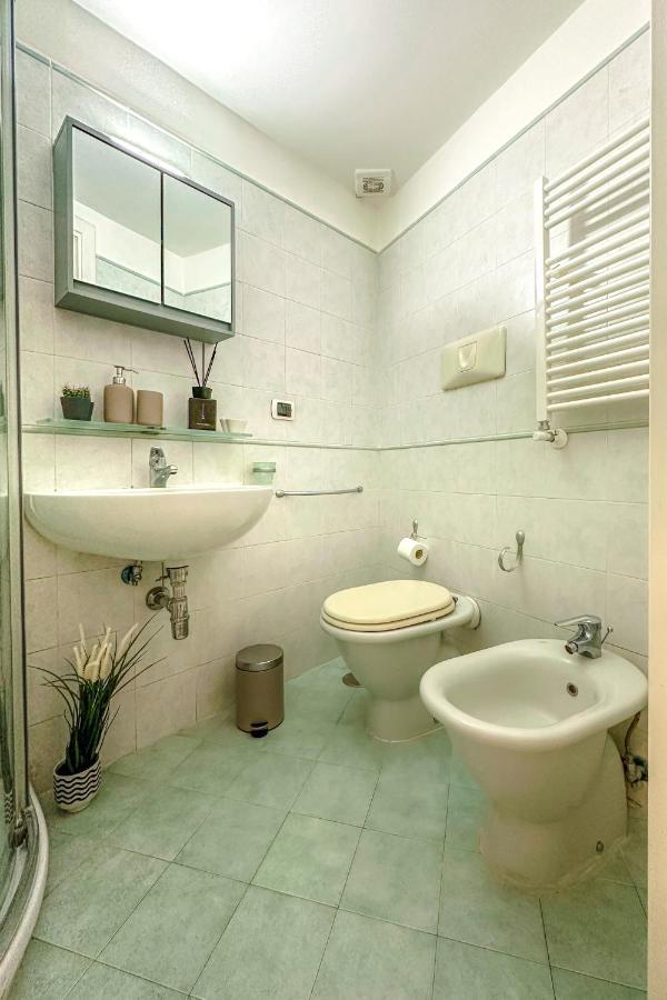 4 Giornate Apartment Napoli Bagian luar foto